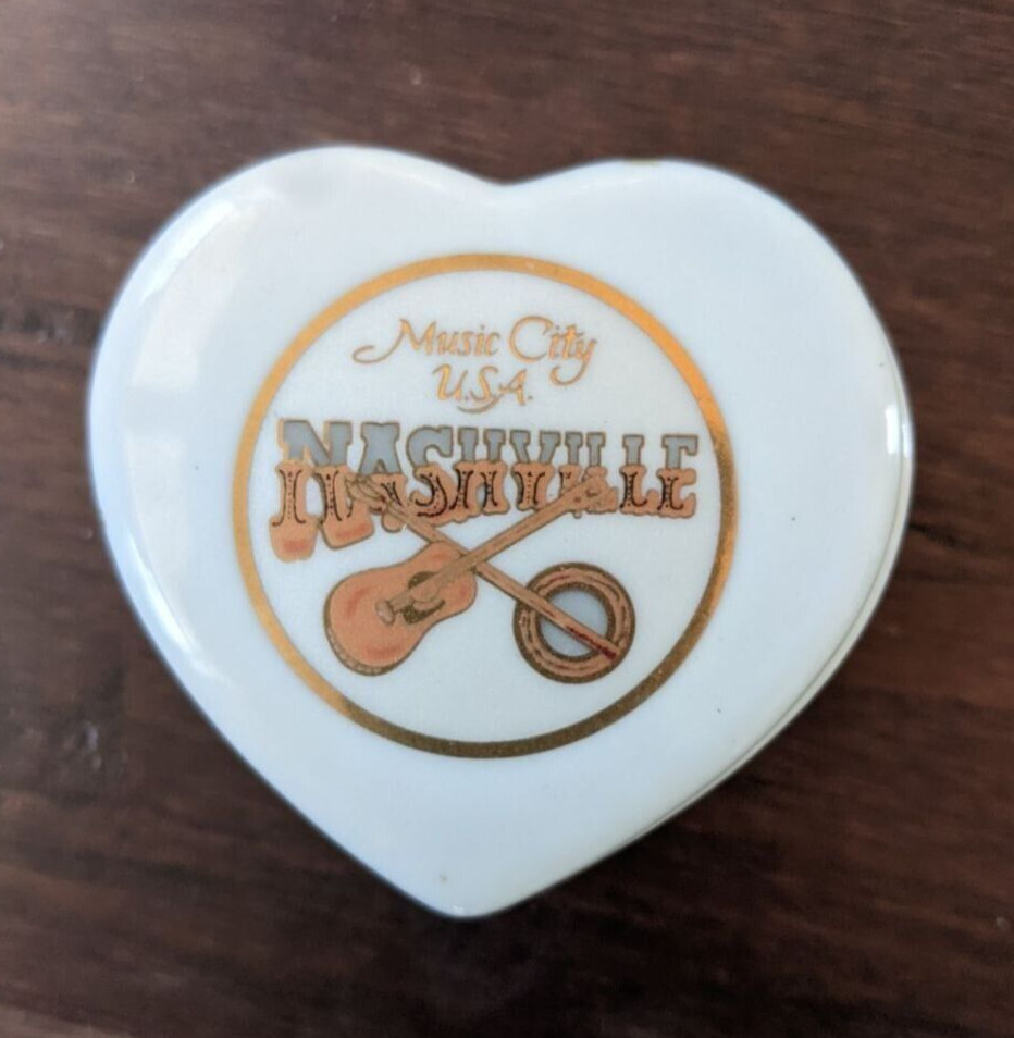 Nashville heart-shaped box porcelain