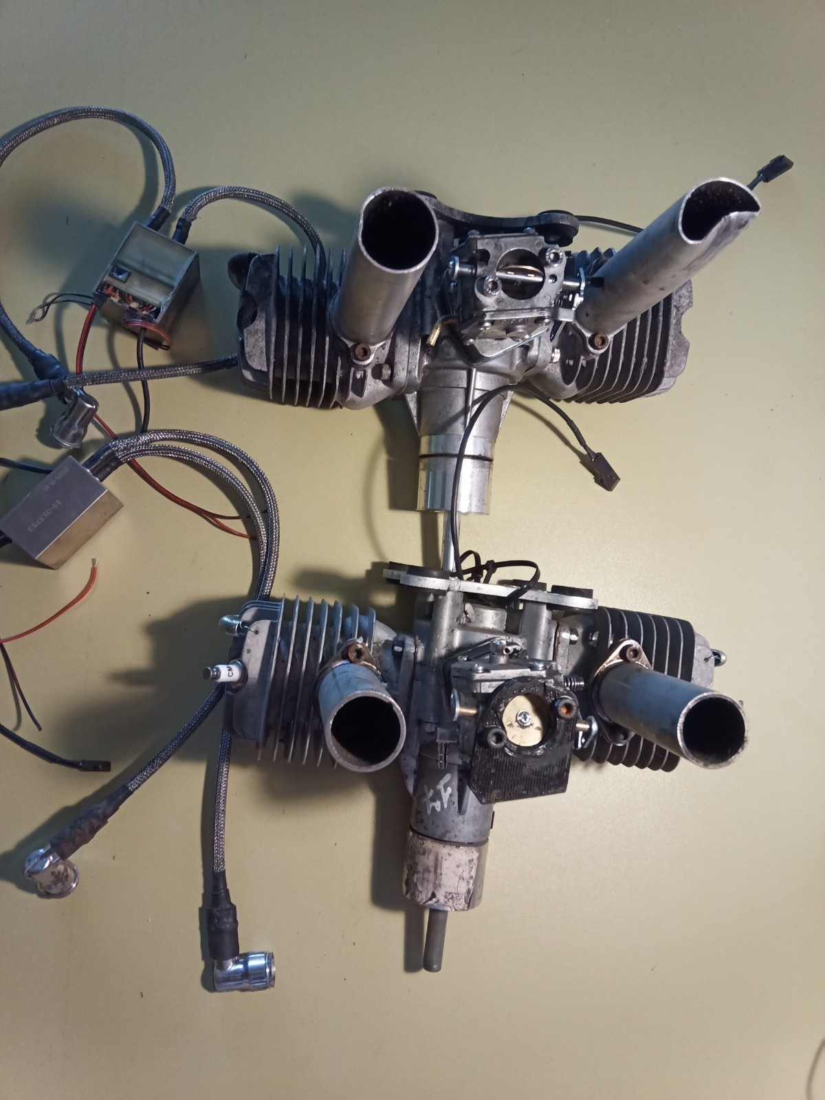 DLE-70 Twin ENGINES 2-Stroke enemy Airplane "Gerbera"