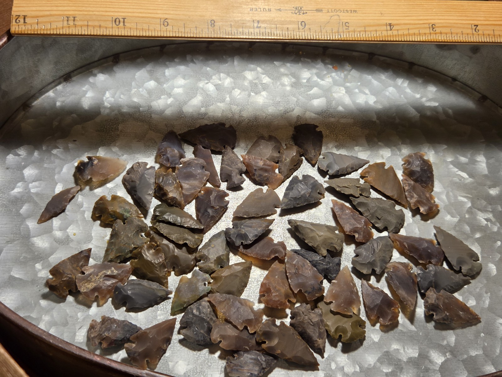 HUGE LOT OF  50 DARK PURPLE ARROWHEADS FROM MY COLLECTION 1-1.25" NO PROVENANCE