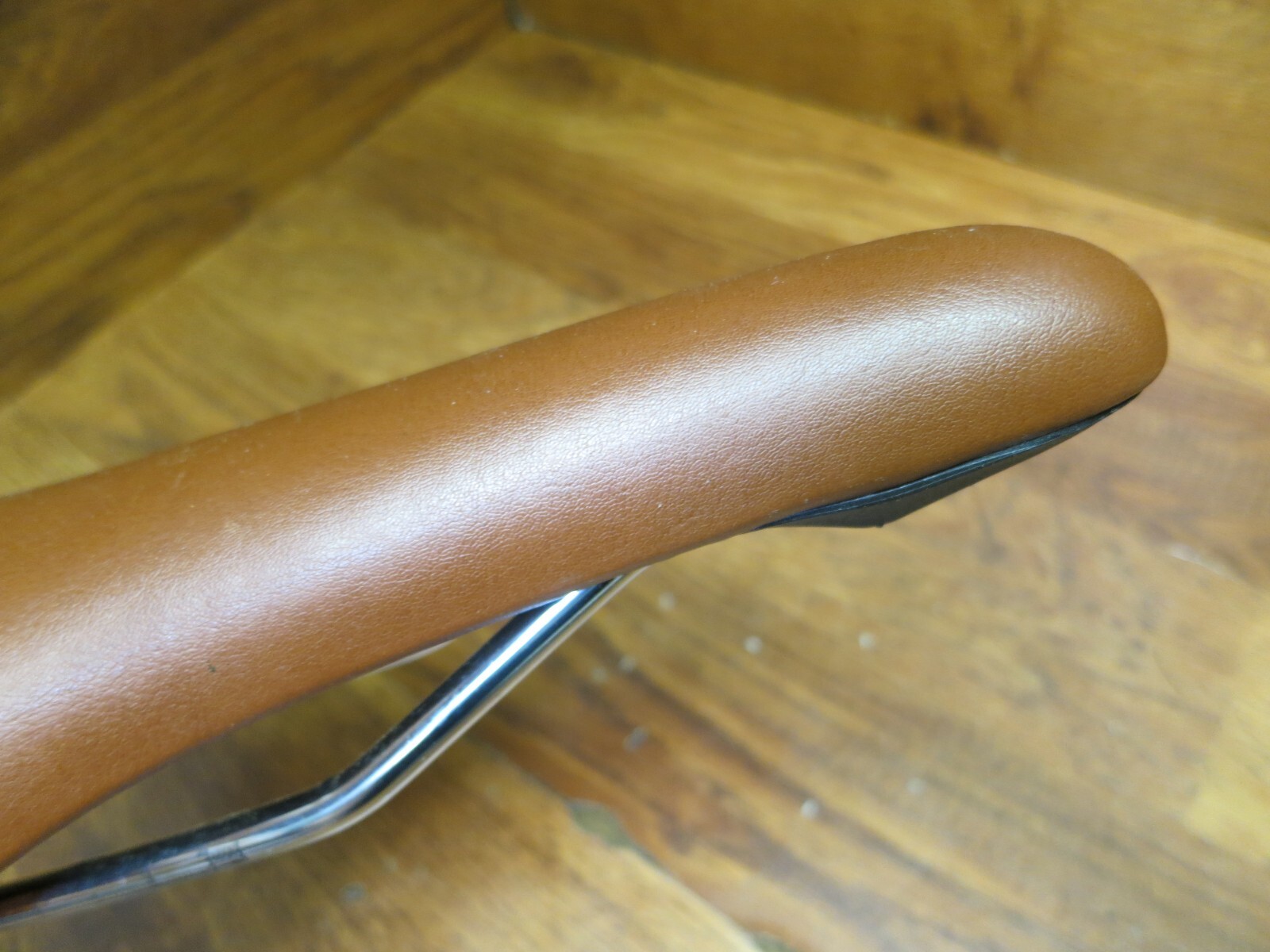 CHIFA LIGHT BROWN BRASS RIVETED SADDLE