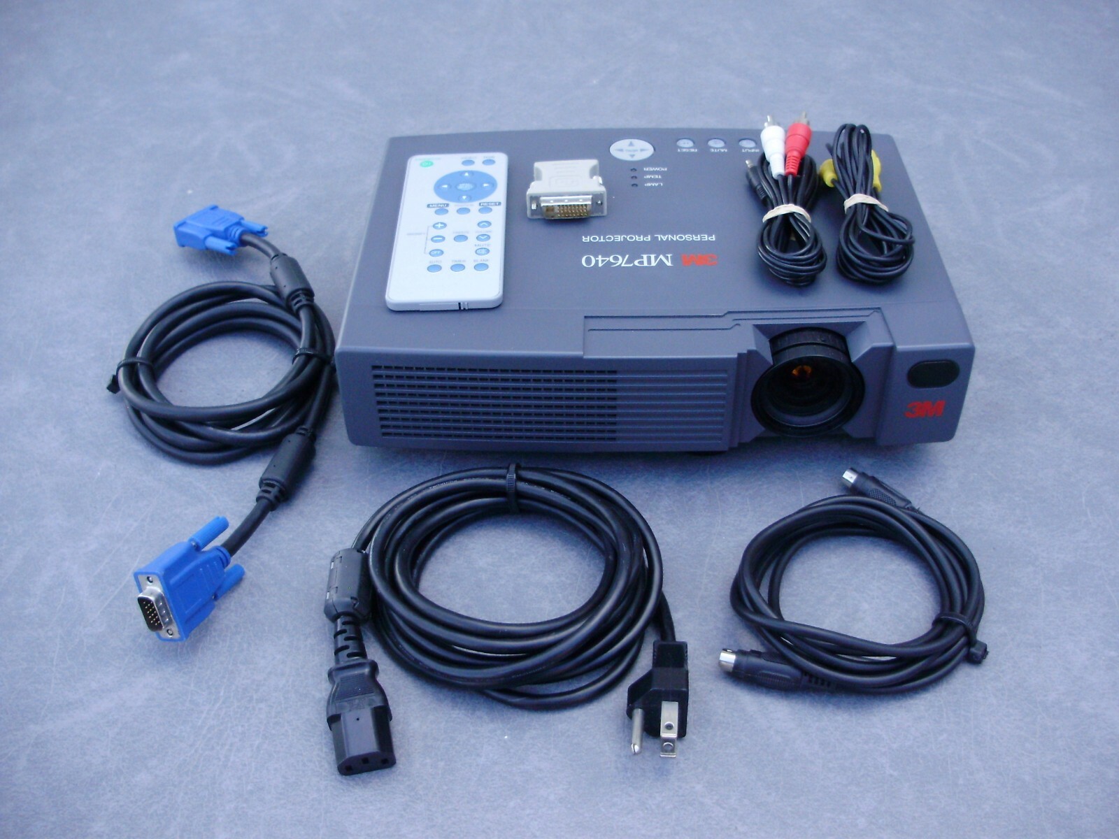 3M MP7640 SVGA (4:3) 800 X 600 RES. (800 LUMENS) PORTABLE PERSONAL PROJECTOR