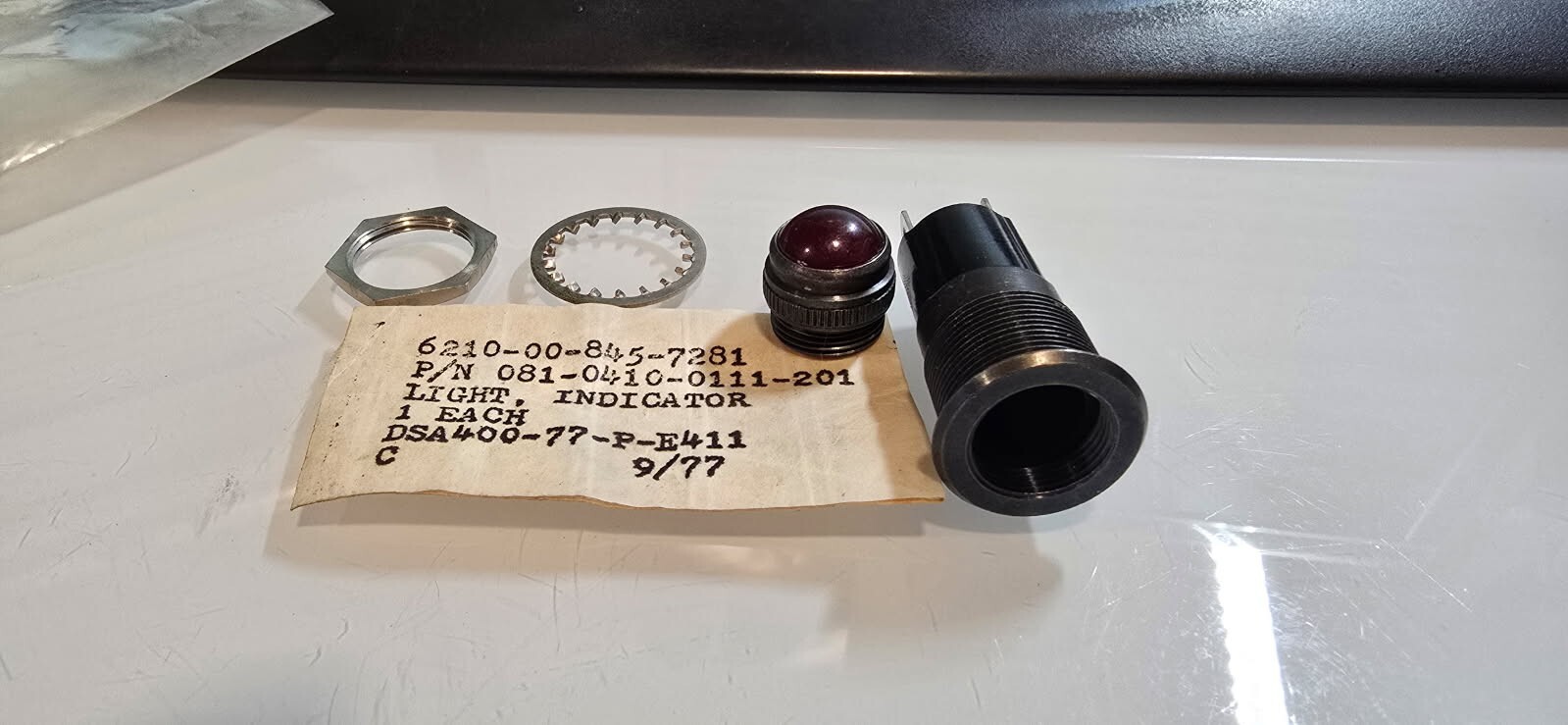 (2) DIALIGHT INDICATOR LIGHT 81-0410-0111-201 6210-00-845-7281