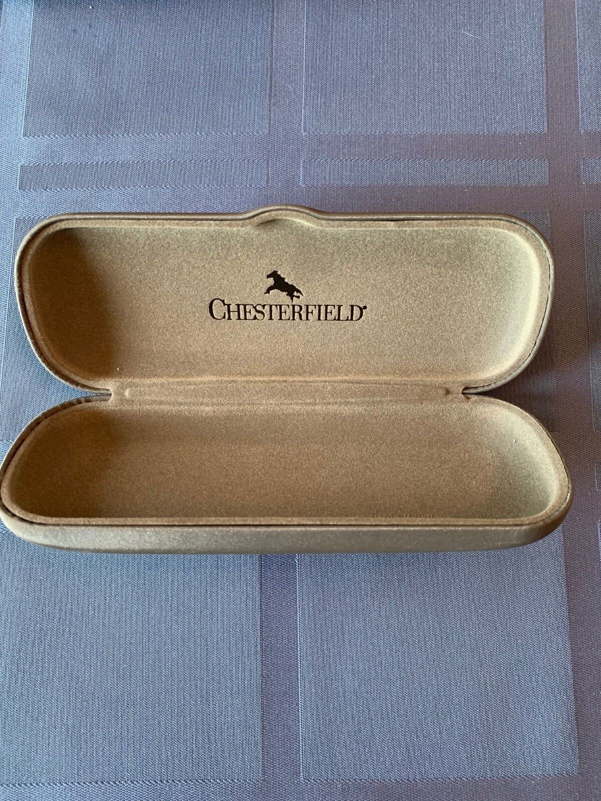 Chesterfield New Hard Clamshell Eyeglass Sunglass Case Gray