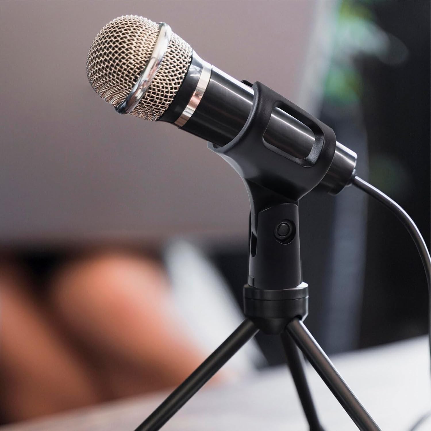 Wireless Microphone Holder Flexible Adjustable Handheld Rubber Microphone Clip