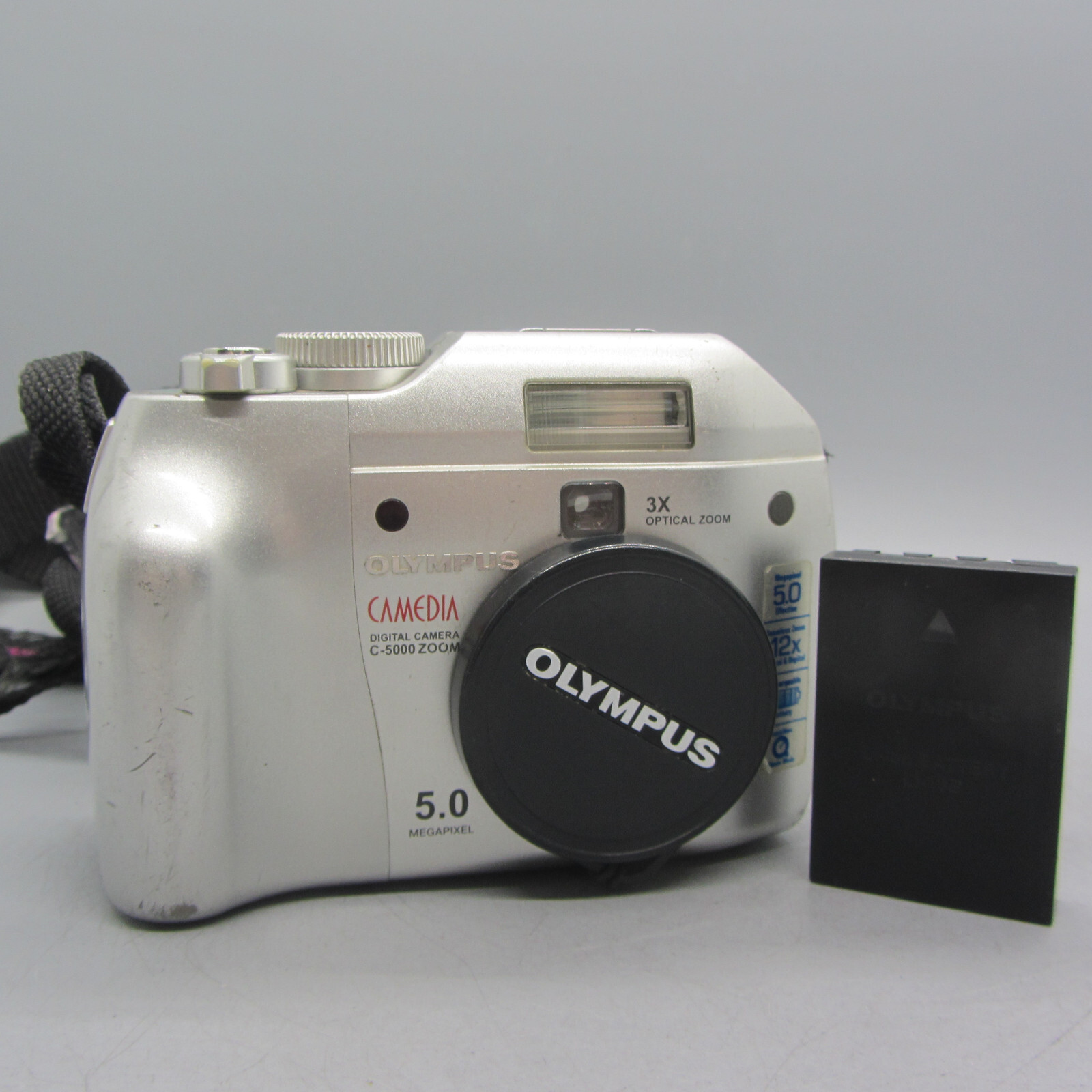 Olympus Camedia C-5000 Zoom 5.0MP Compact Digital Camera Silver Tested