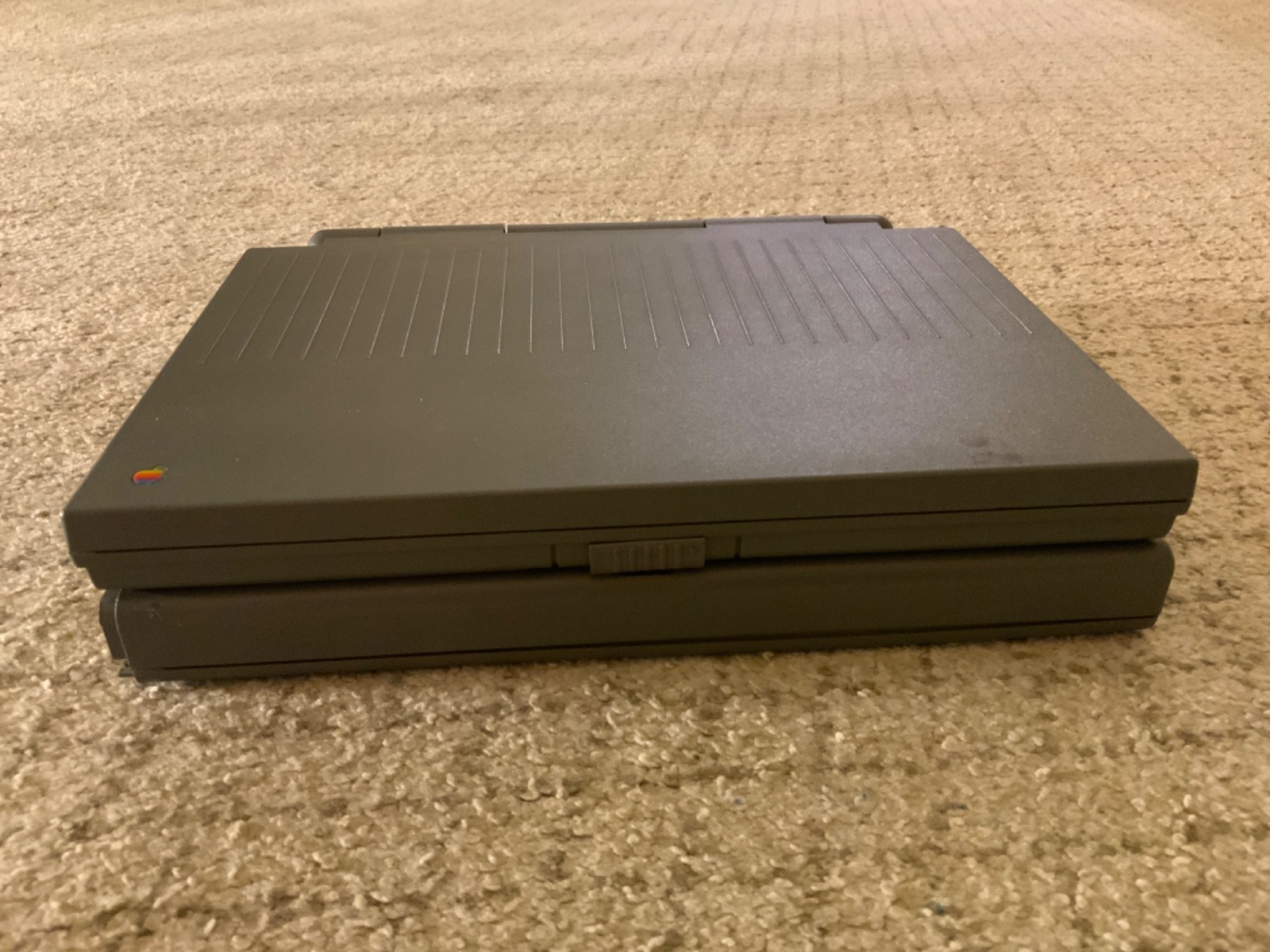 Genuine Apple Macintosh Powerbook 165 UNTESTED — SEE DESCRIPTION