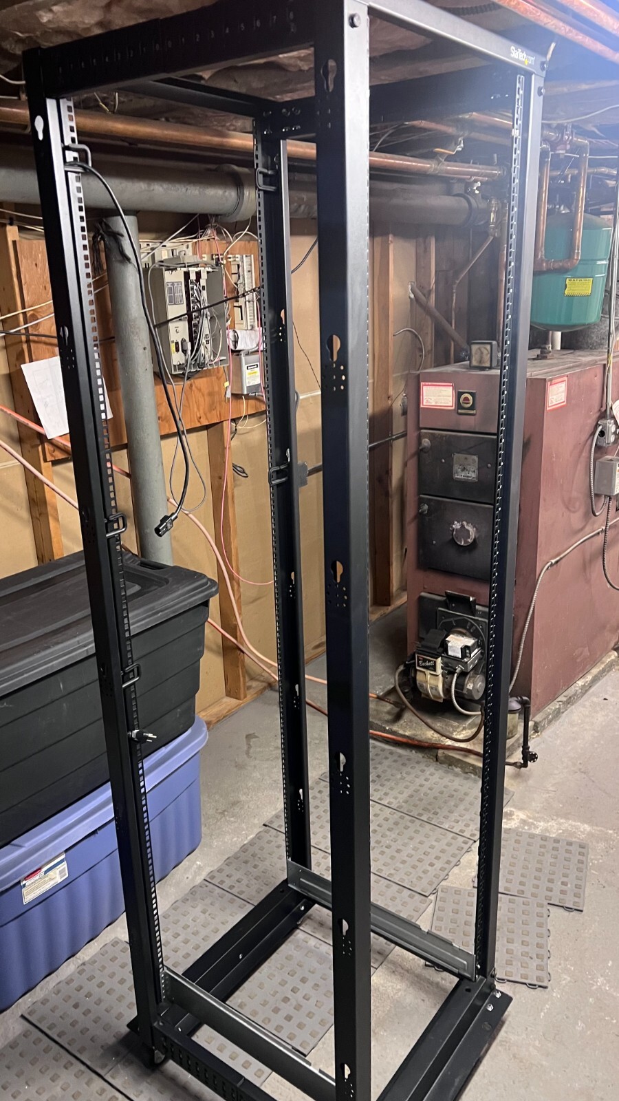 42U Star Tech Server rack