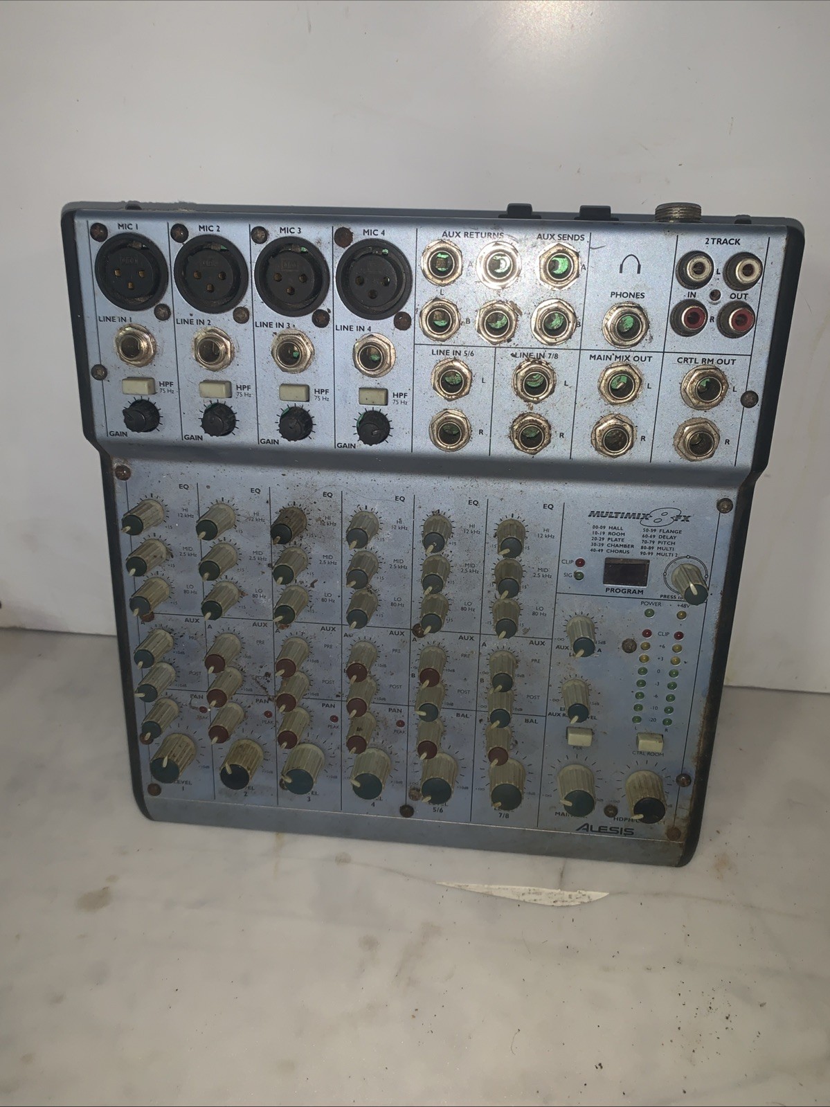 ALESIS MULTIMIX 8FX   8-Channel Studio Mixer - No Power Cord