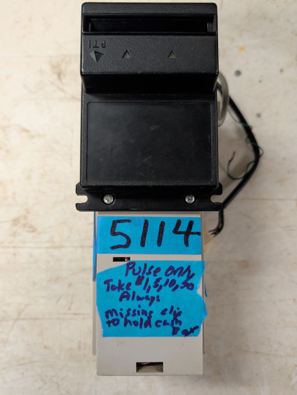 Apex-5600-D52-USA U8 120v   BILL ACCEPTOR Works In  Pulse Mode Only