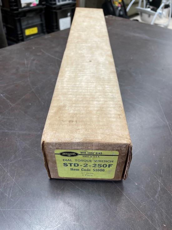 WILLIAMS STD-2-250F DIAL TORQUE WRENCH 1/2" DRIVE 250 FT / LB CODE 51606 / 6743