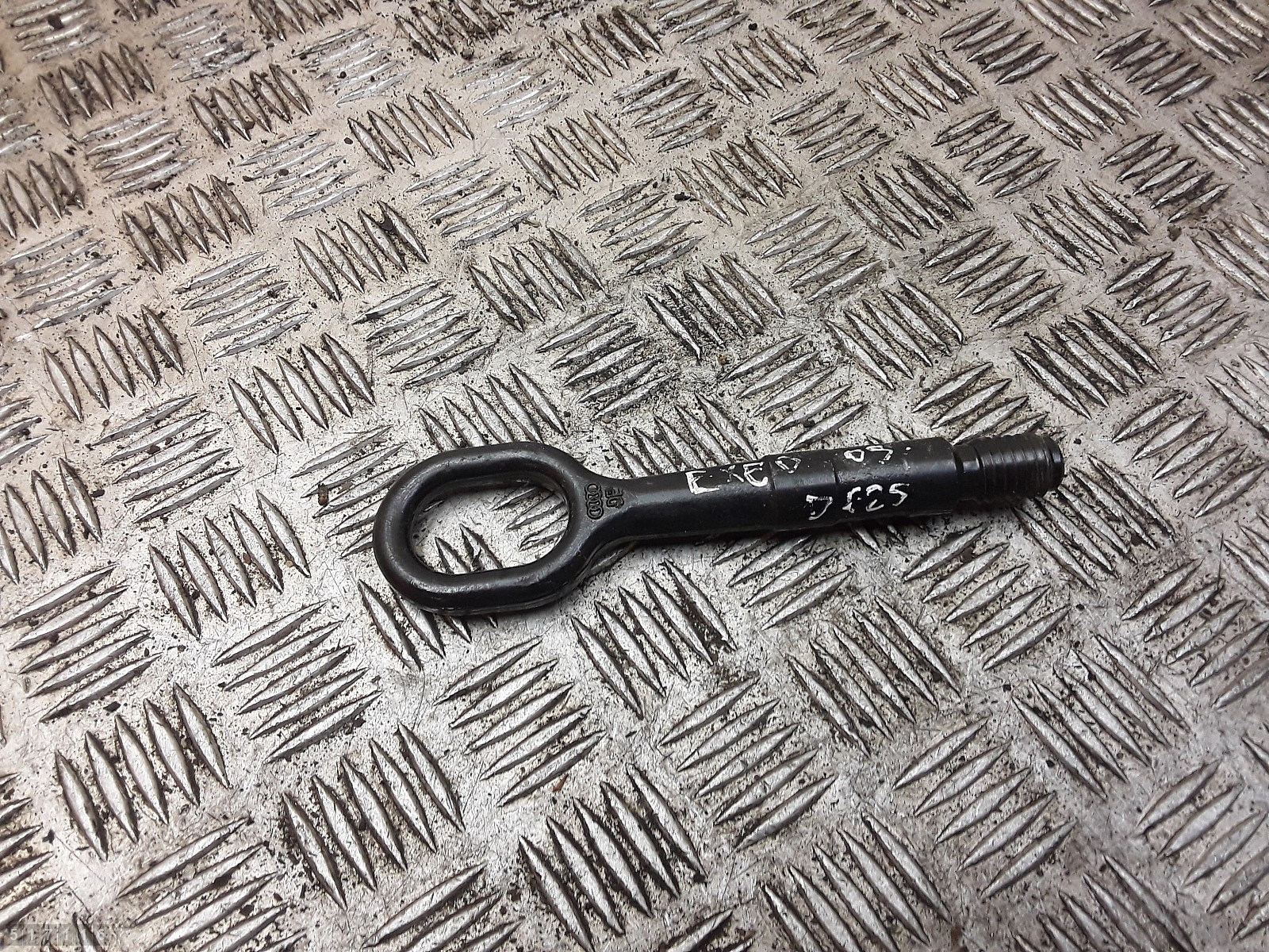 2009 SEAT EXEO TOWING EYELET HOOK 8K0805615