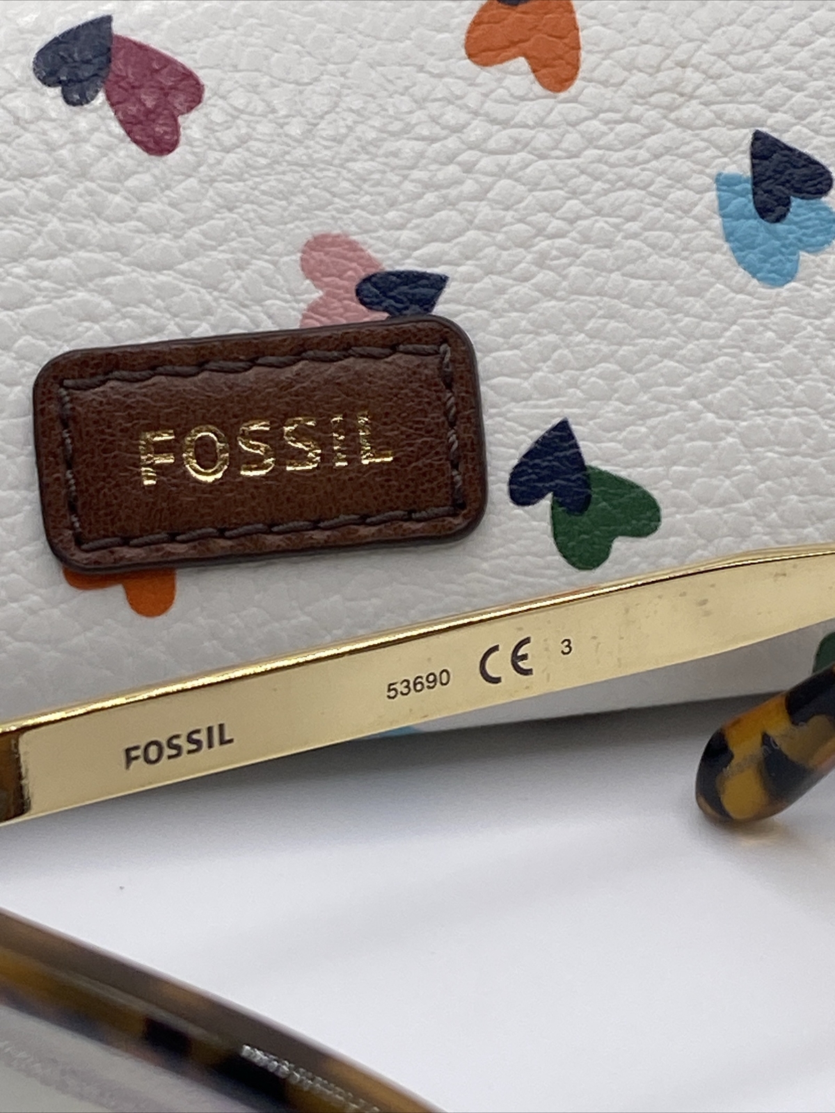 Fossil Sunglasses Glasses & Hard Case White With Hearts Magnet Closure - EUC