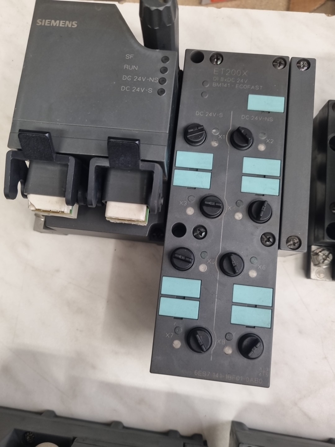 Siemens 6ES7 141-1BF01-0AB0 / 6ES7141-1BF01-0AB0 Simatic ET200 Basic Modul
