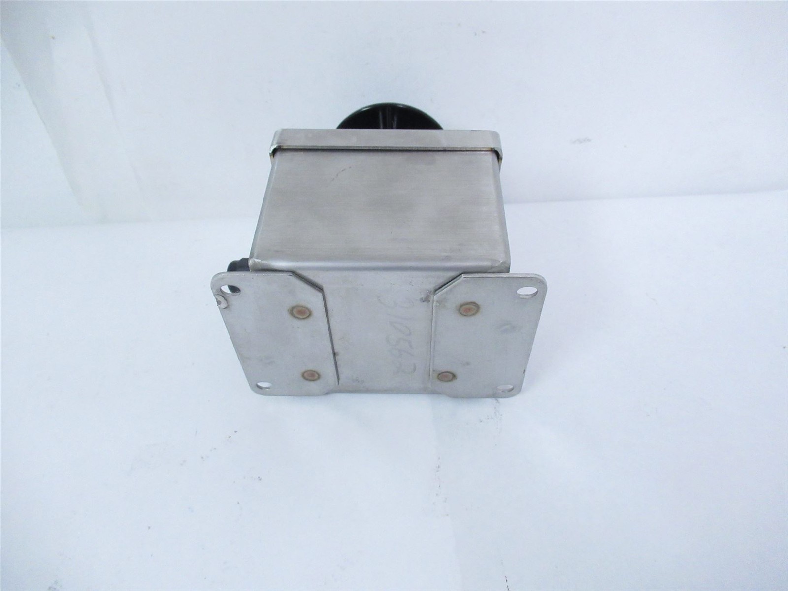 243855 New-No Box; Gainco 310562 Momentary Switch Pushbutton Assembly