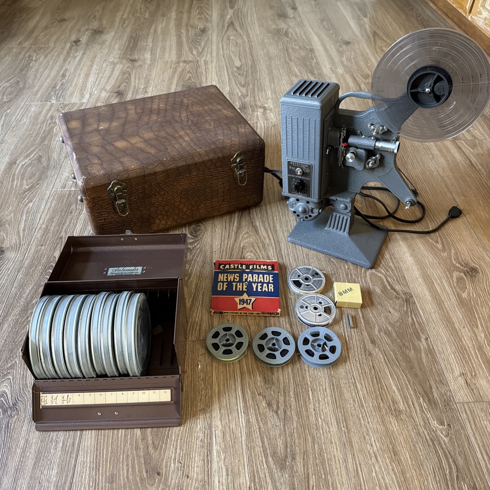 Keystone R-37 8mm Movie Projector With Keystone Projector Case & Movie Reels
