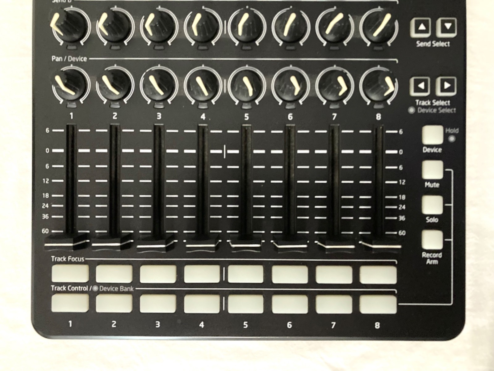 Novation LAUNCH CONTROL XL MK2 USB MIDI DAW Controller Ableton Live Works Great!
