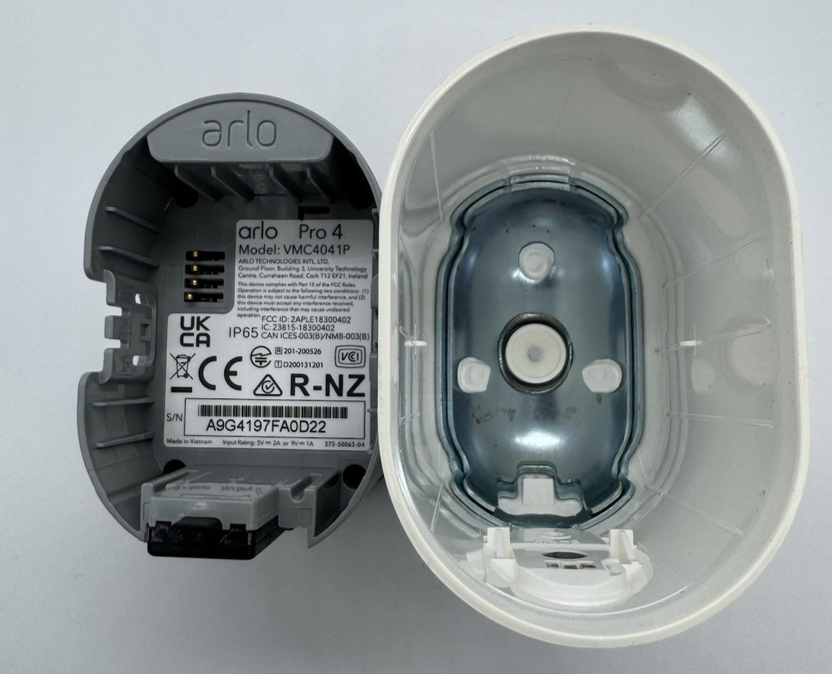 Arlo Pro 4 Model: VMC4041P Add-on Spotlight Indoor/Outdoor Camera - White (READ}