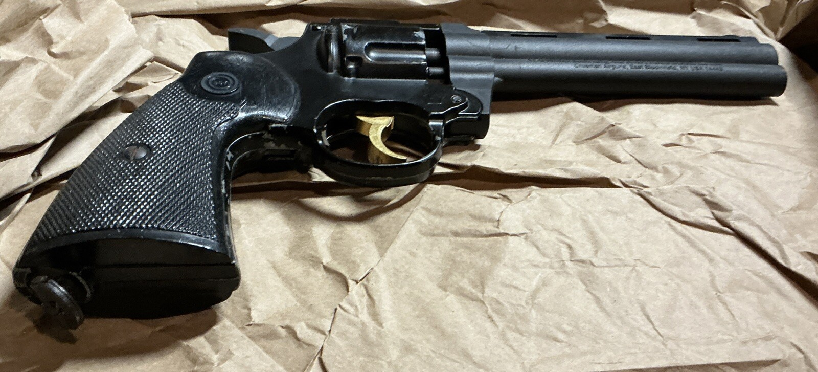 Crossman 357 pellet gun pistol Needs A Spring Adjust, Does Fire Functional
