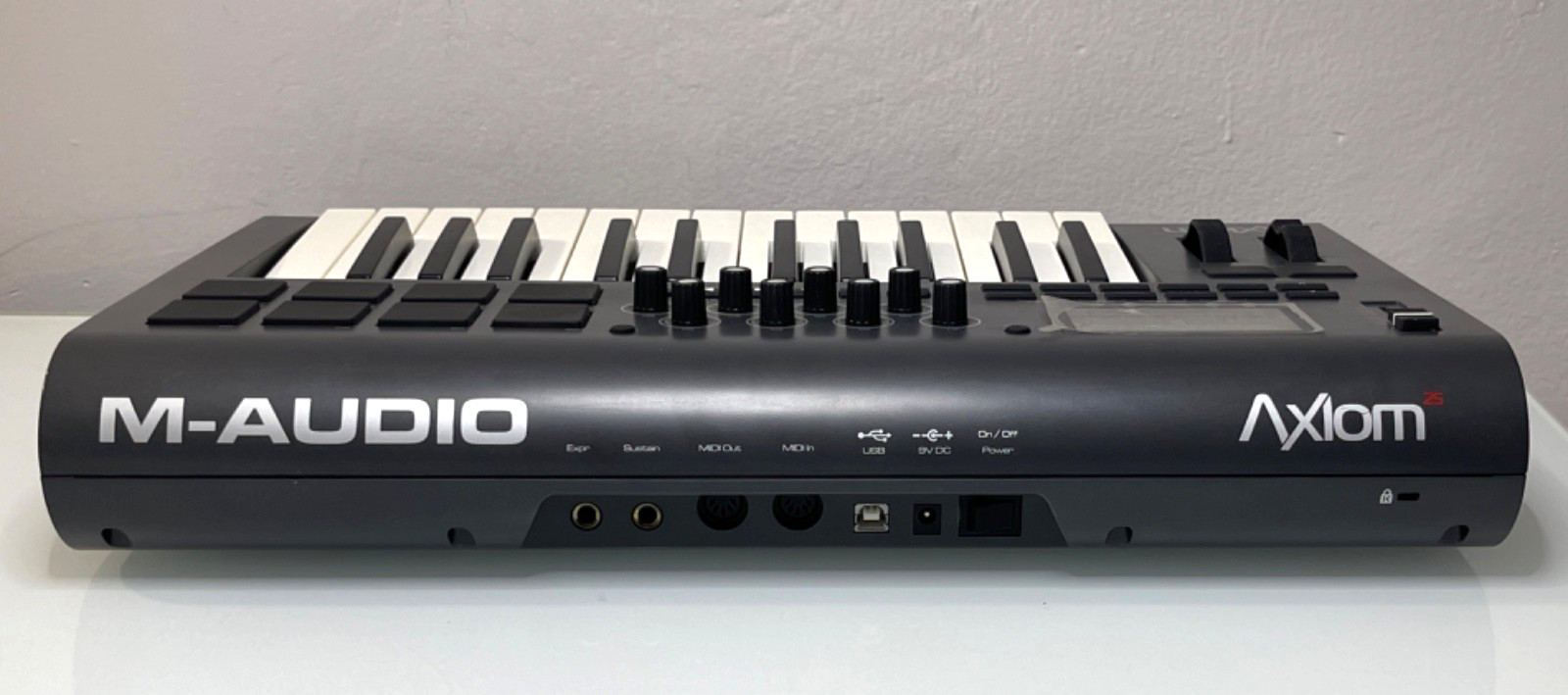 M-AUDIO AXIOM 25 USB MIDI Keyboard Controller - BARELY USED