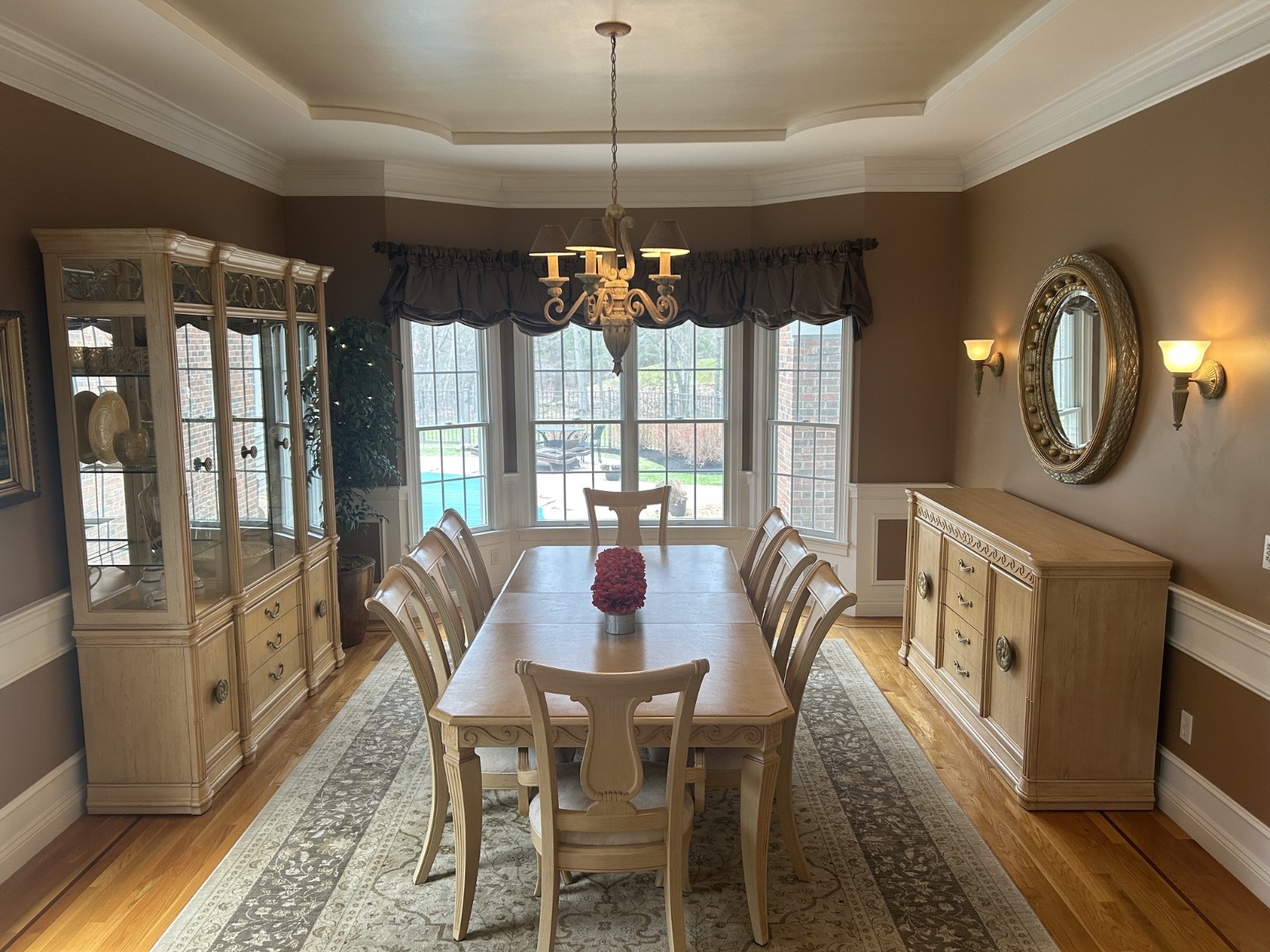 11 piece bernhardt dining room set  - plus 2 leaves to extend the table.