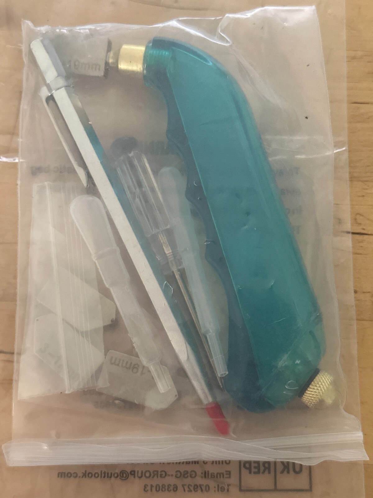 YOTINO Glass Cutting Tool Kit Includes Blue Grip Oil Feed Glass Cutter