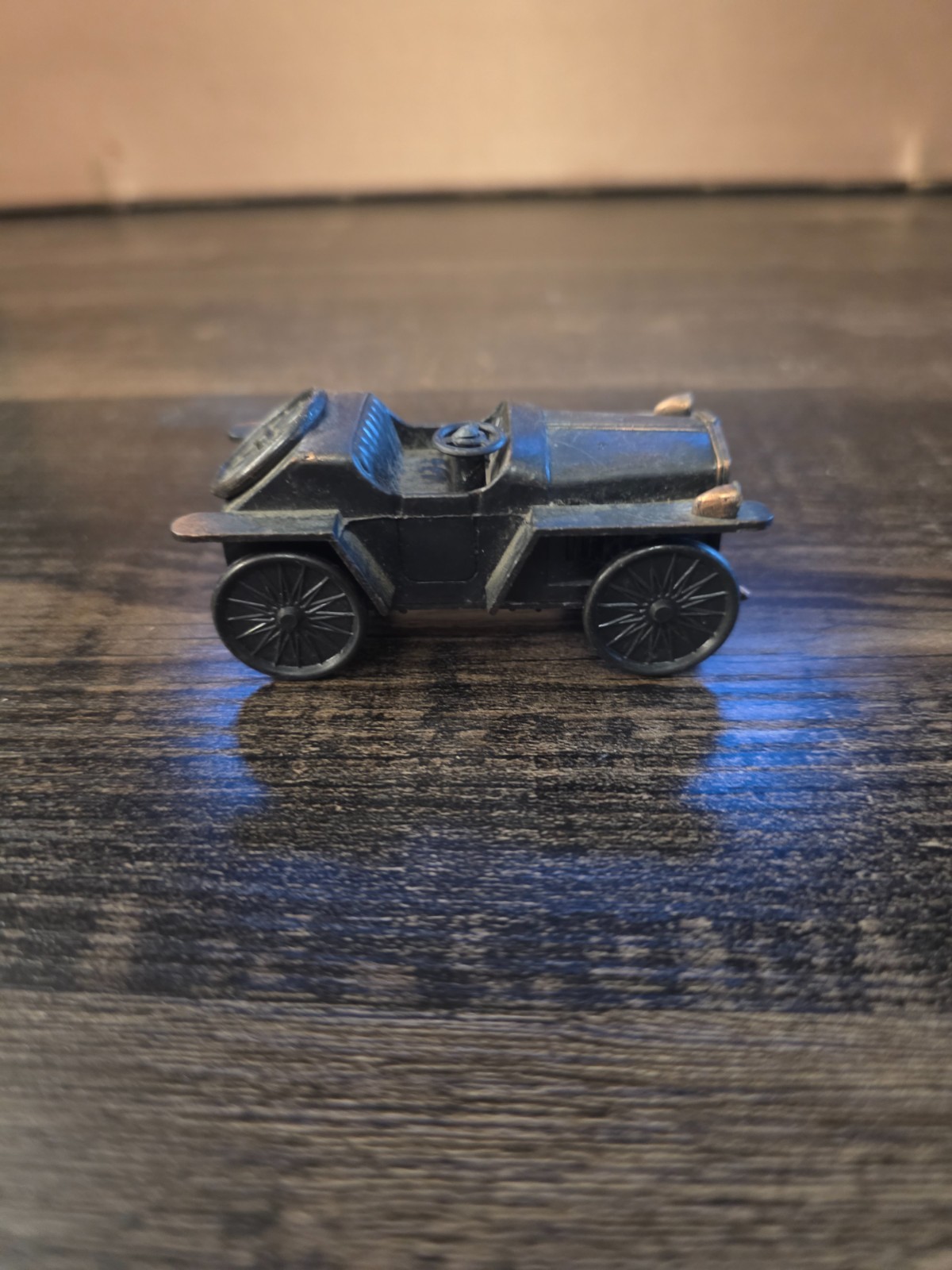 Die Cast Miniature 1917 Antique Car Metal Pencil Sharpener Model T Ford