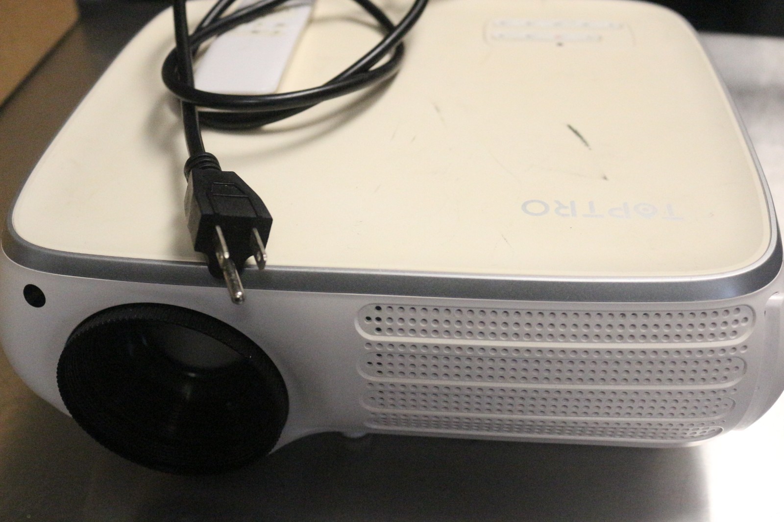 Top Tro Projector