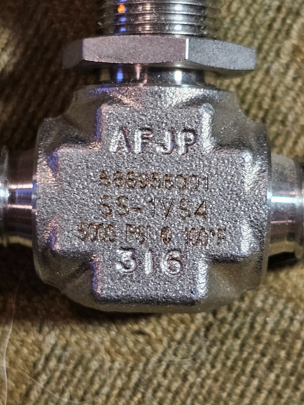 Swagelok SS-1VS4 Needle Valve / 77A / 5000 PSIG @ 100F / SS1VS4