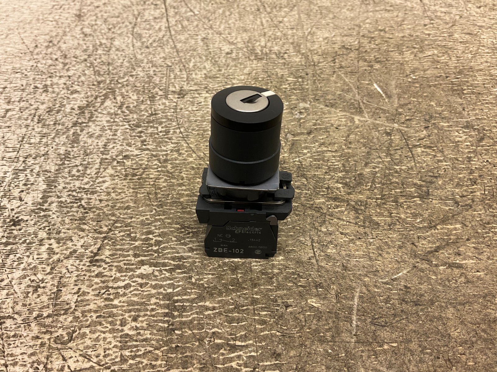 Telemecanique Schneider ZBE-102 Selector Switch ZBE102 (VT)