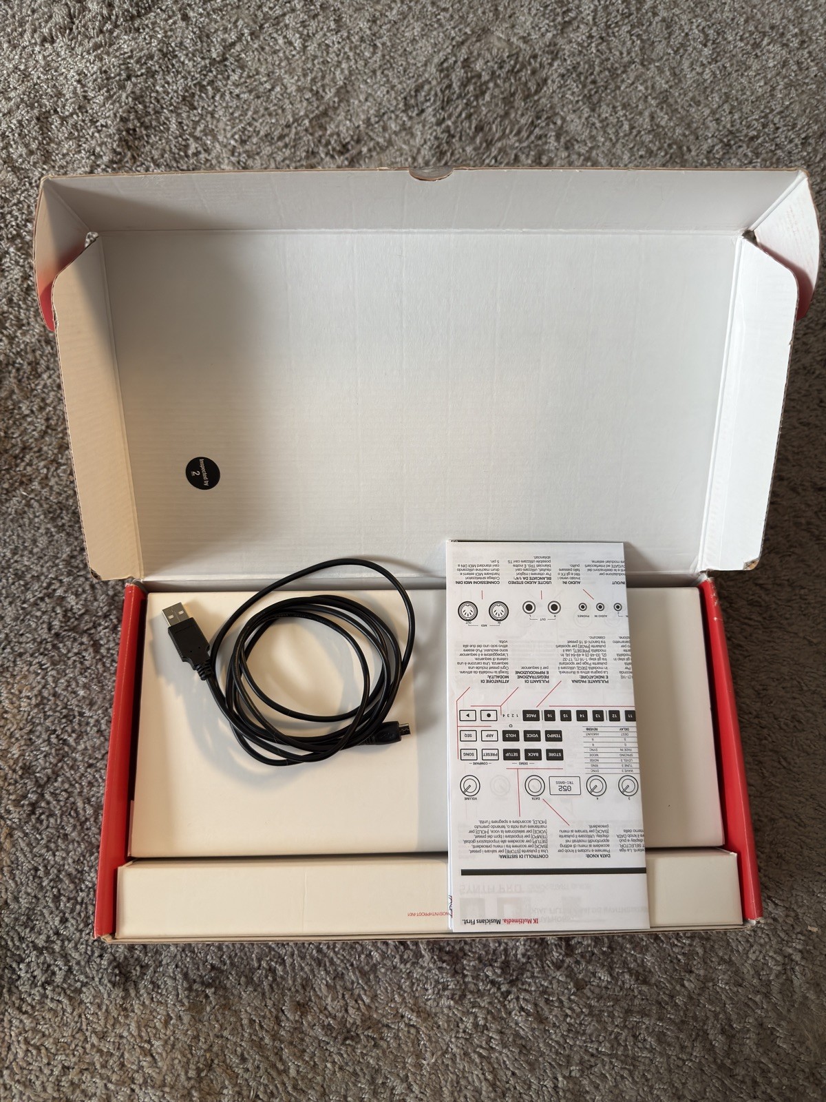 IK Multimedia UNO Synth Pro Desktop 32Key Paraphonic Analog Synthesizer in box
