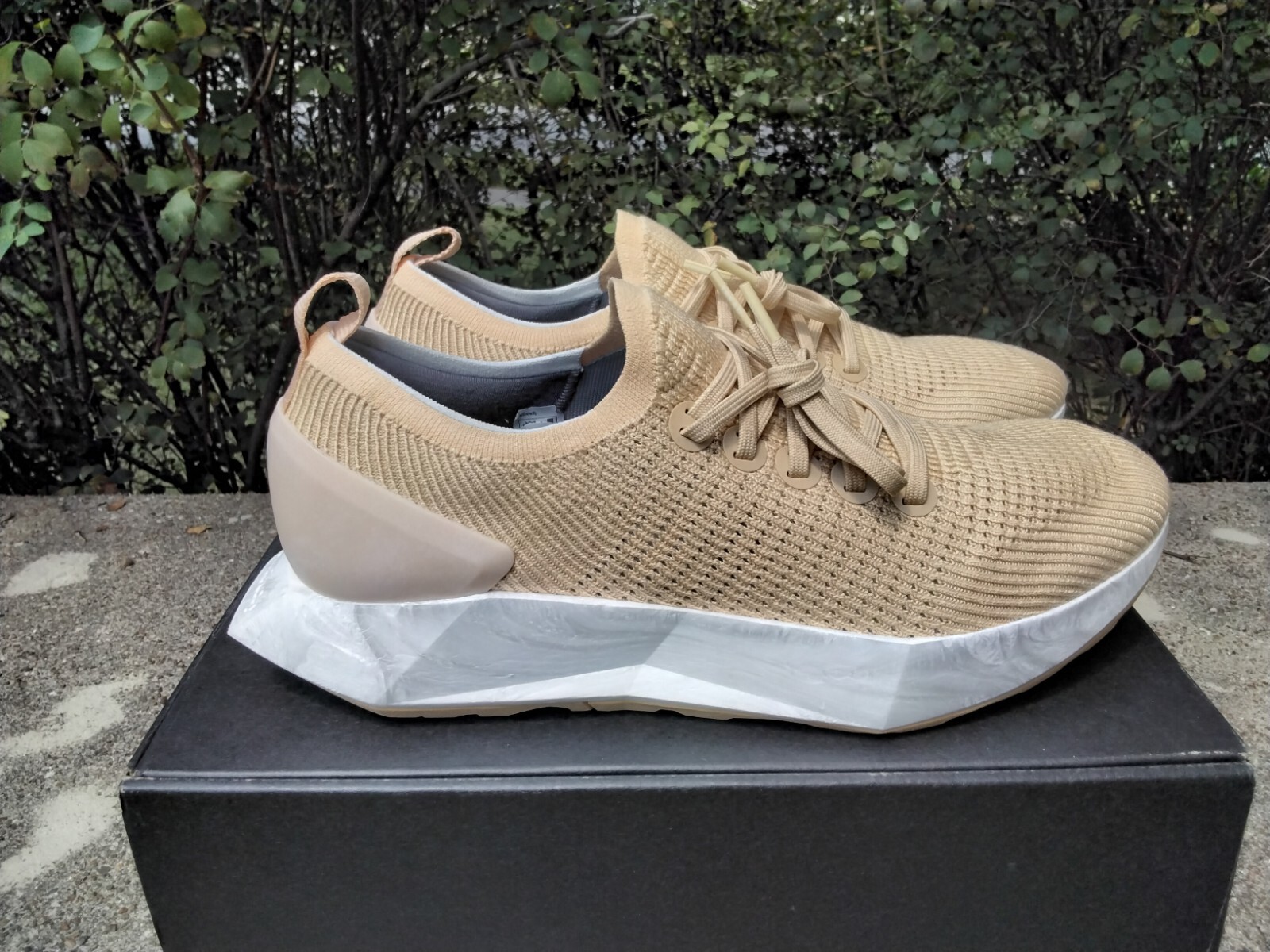 Allbirds Tree Flyer Running Shoes Walking RARE LUX BEIGE Mens 12 RARE NEW $160