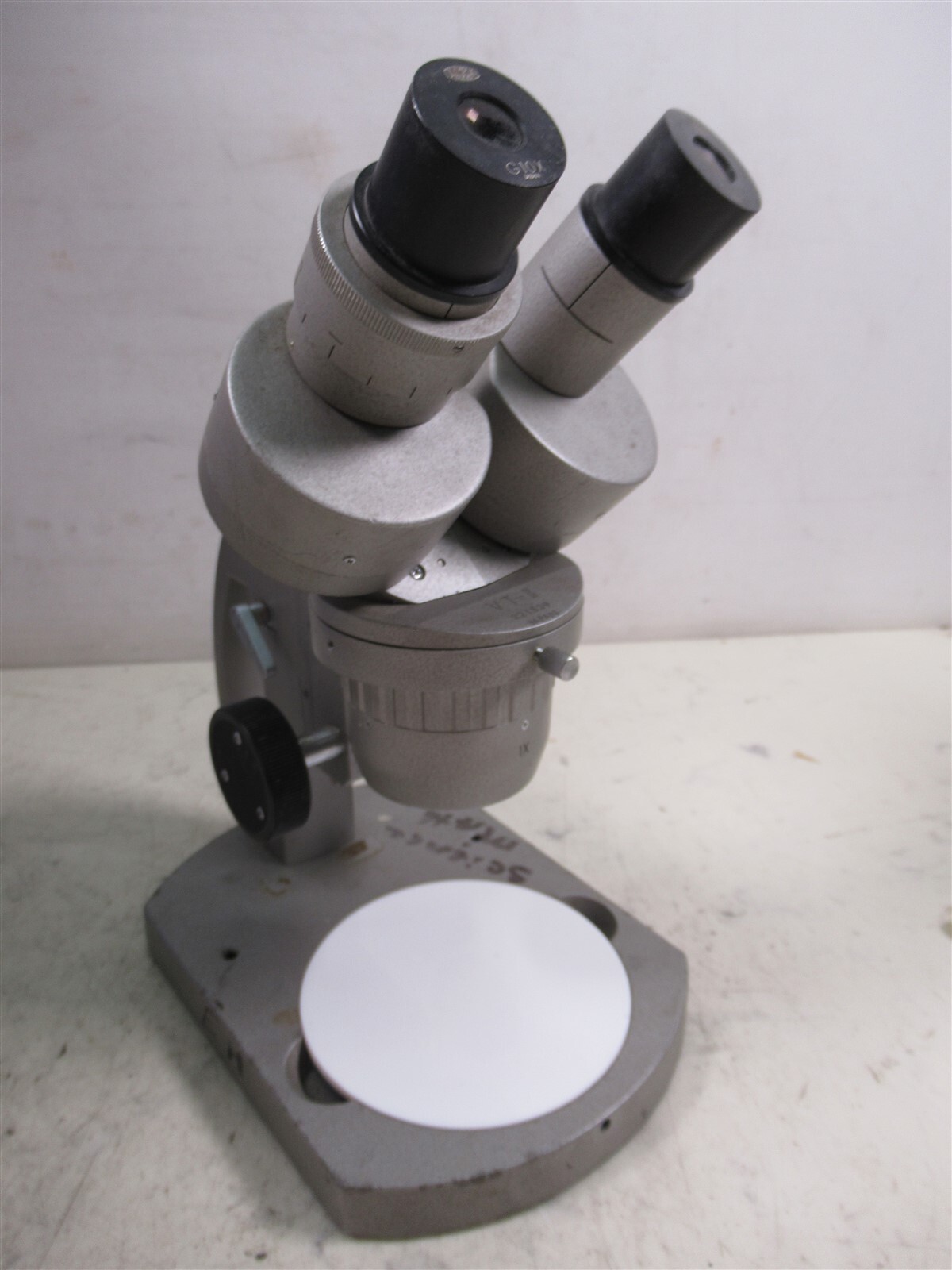 Olympus Japan VT-II Binocular Microscope with G10X Eyepieces Tokyo