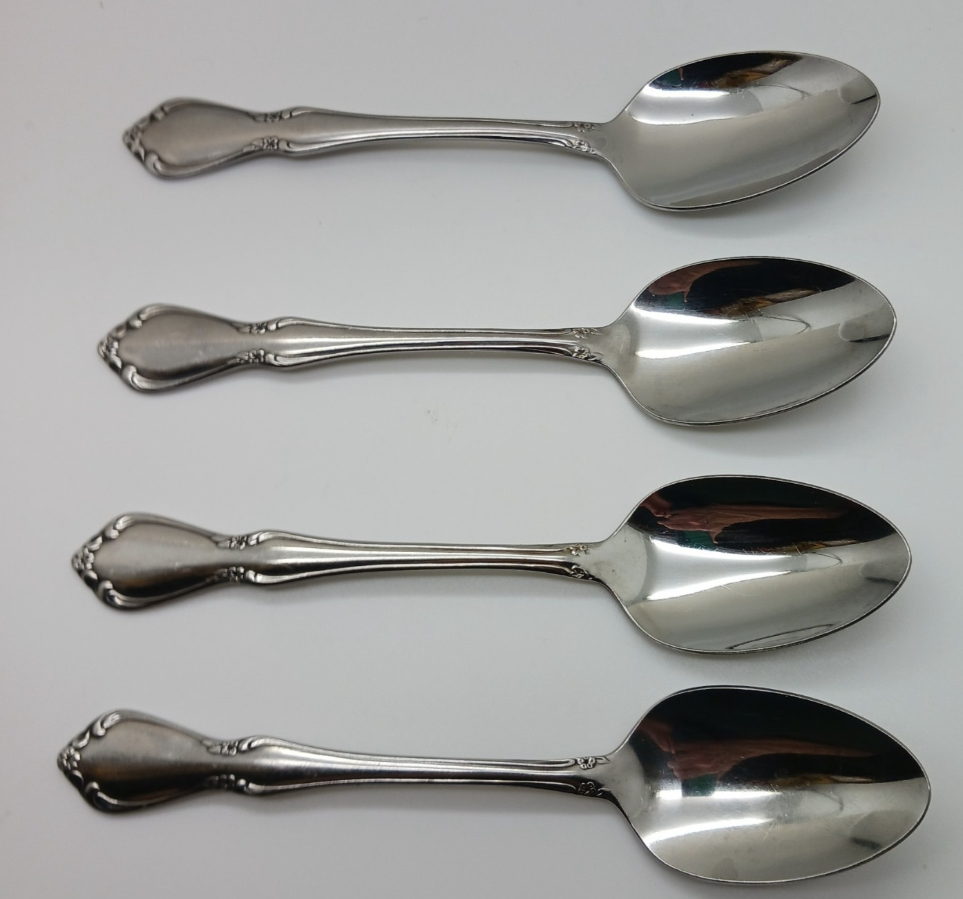 Oneida Deluxe Stainless Chateau  Pattern Set 4 Teaspoons Free Ship!