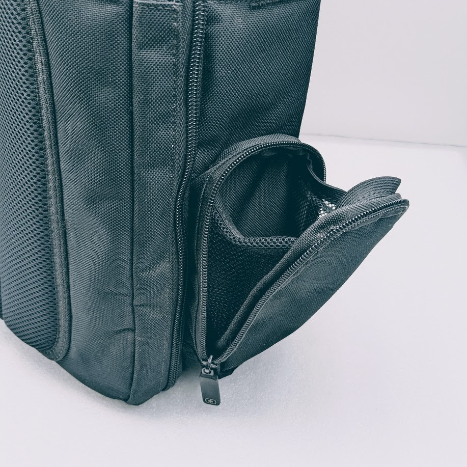 Ogio Technologio, Messenger / Laptop Bag, Two To One Shoulder Strap System, NICE
