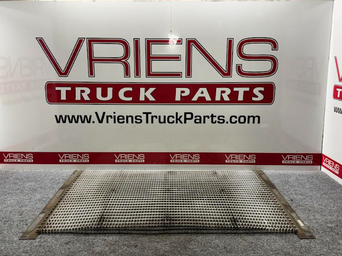 KENWORTH K137-269 GRILLE-TUBE