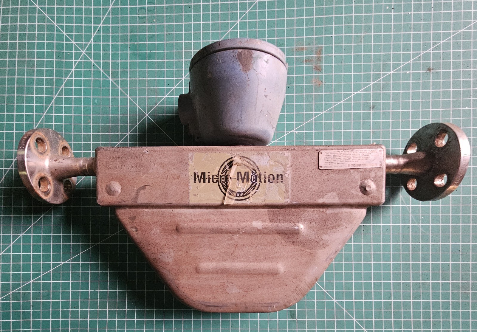 MICRO MOTION F050 MASS FLOW SENSOR With Type 700 Puck.