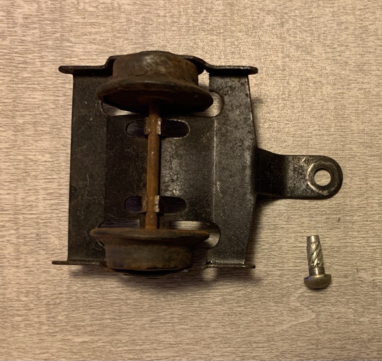 Rear Truck w/ mounting screw - for Marx 1666 Steam Locomotive