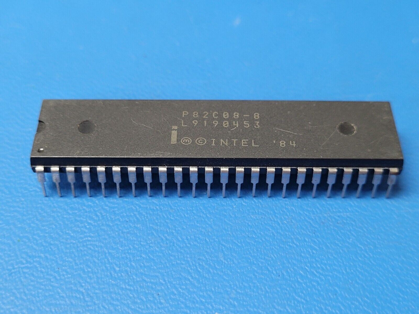 (1 PC) P82C08-8 INTEL DRAM CONTROLLER, 1M X 8, CMOS PDIP-48