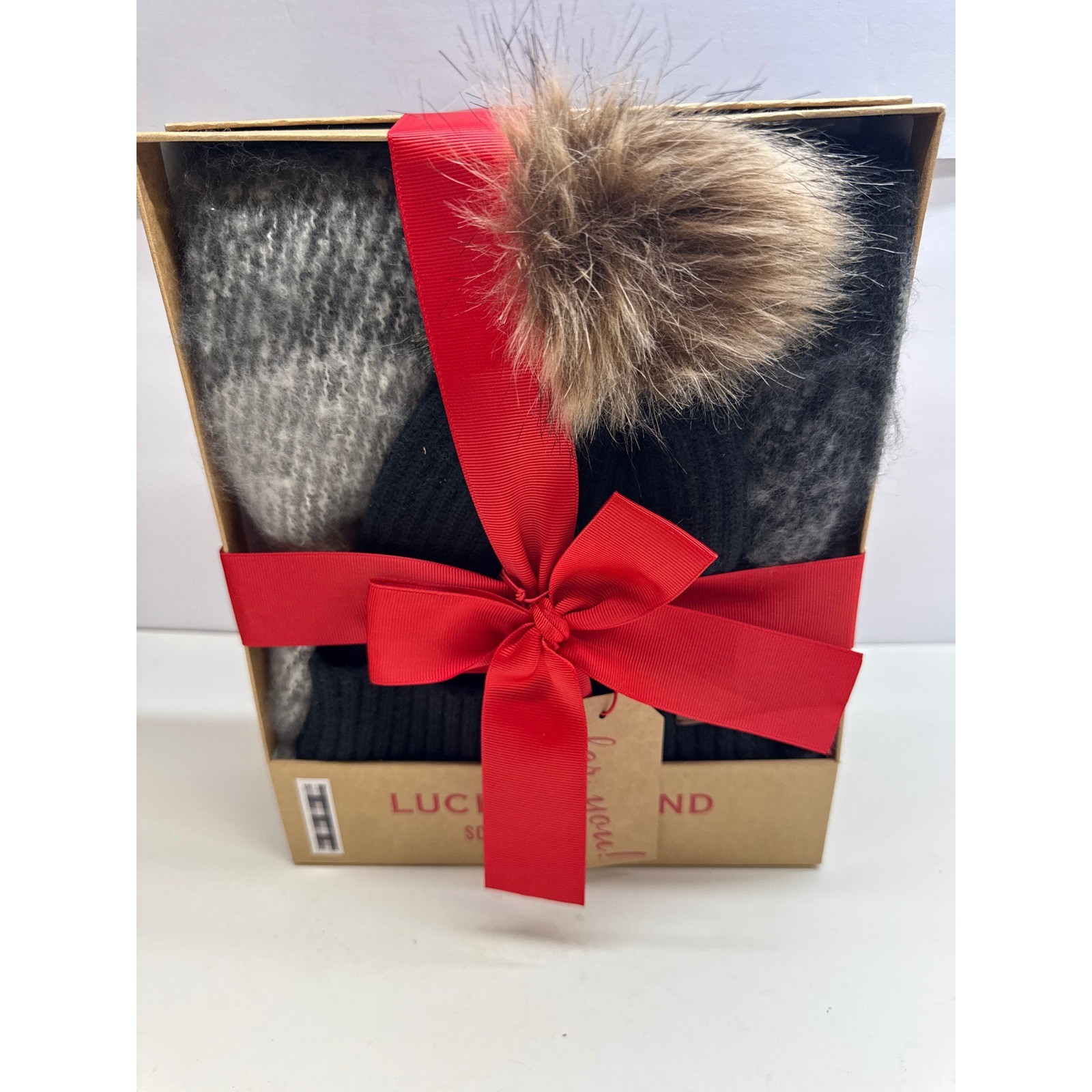Lucky Brand Women Plaid Scarf and Pom Beanie Hat Gift Set Grey Black 2-Piece NEW