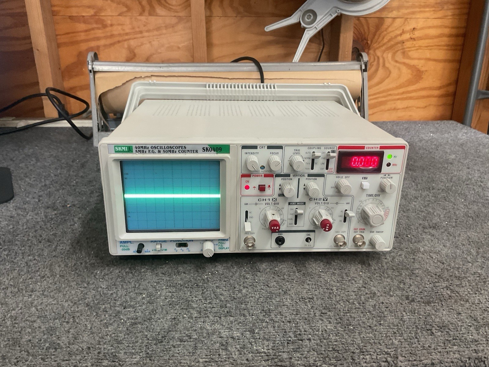 SKMI 40 MHz Oscilloscopes 5 MHz F.G & 50 MHz Counter SK0409