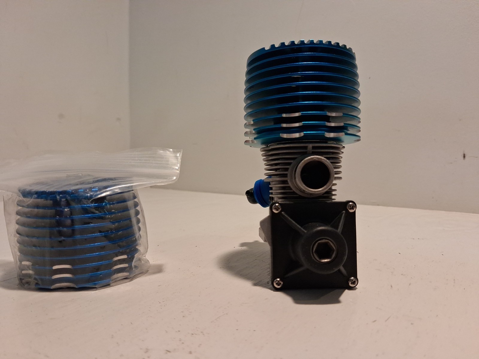 New Vintage Dynamite Mach 26C Nitro RC Engine and Head