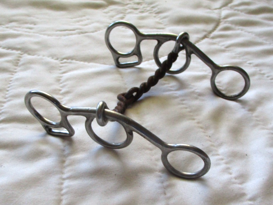 #338 5 1/2" REINSMAN JUNIOR COWHORSE FAST TWIST SWEET IRON SNAFFLE BIT