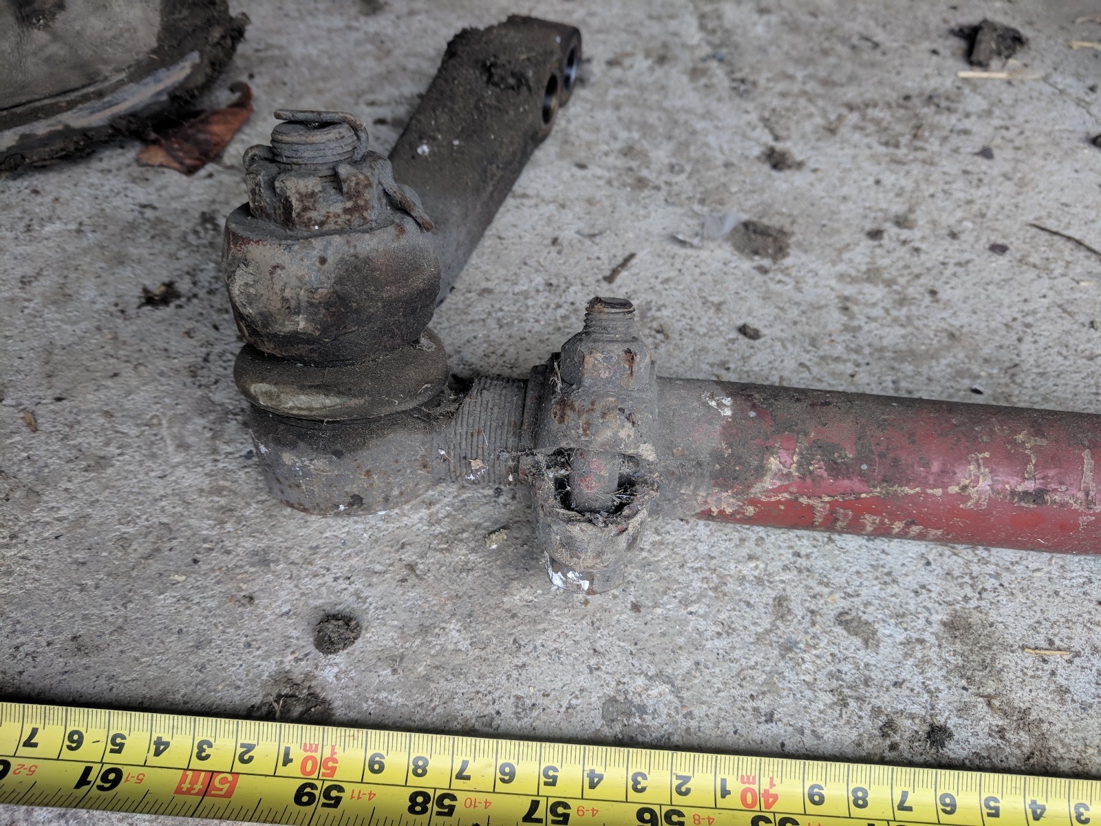 TIE ROD WITH BOTH ENDS IN TACT REMOVED FROM 75-E-170