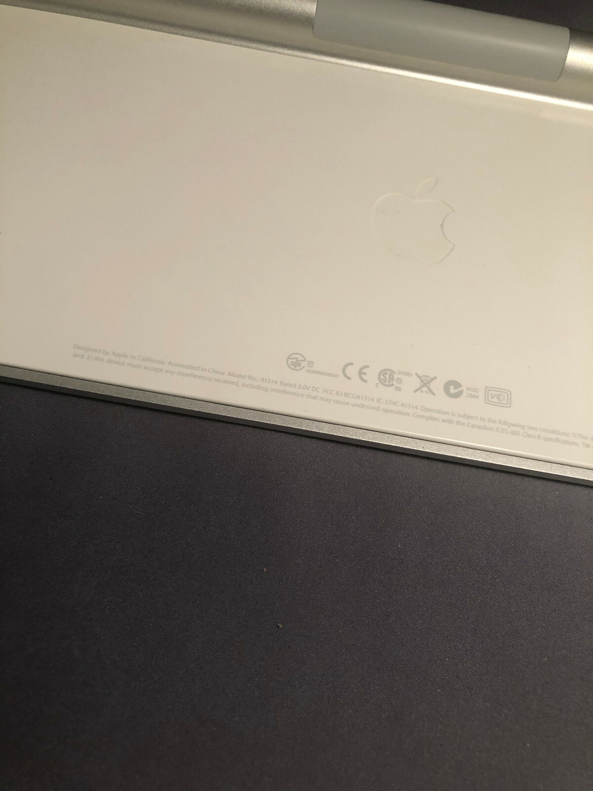 ALUMINUM WHITE APPLE WIRELESS KEYBOARD A1314 BLUETOOTH