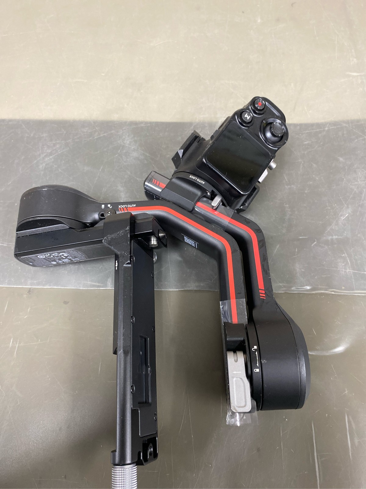 DJI RS 3 Combo, 3-Axis Gimbal Stabilizer for DSLR and Mirrorless Camera for Cano