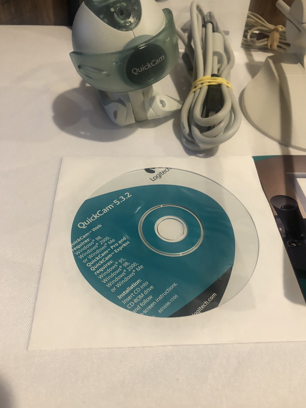 Logitech V-UD4 USB Wired Quickcam Web & Wired Microphone W/Extras