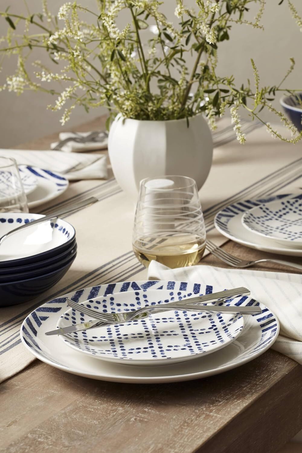 Oneida Kennedy Piece Everyday Flatware Set, 20 Count, Metallic