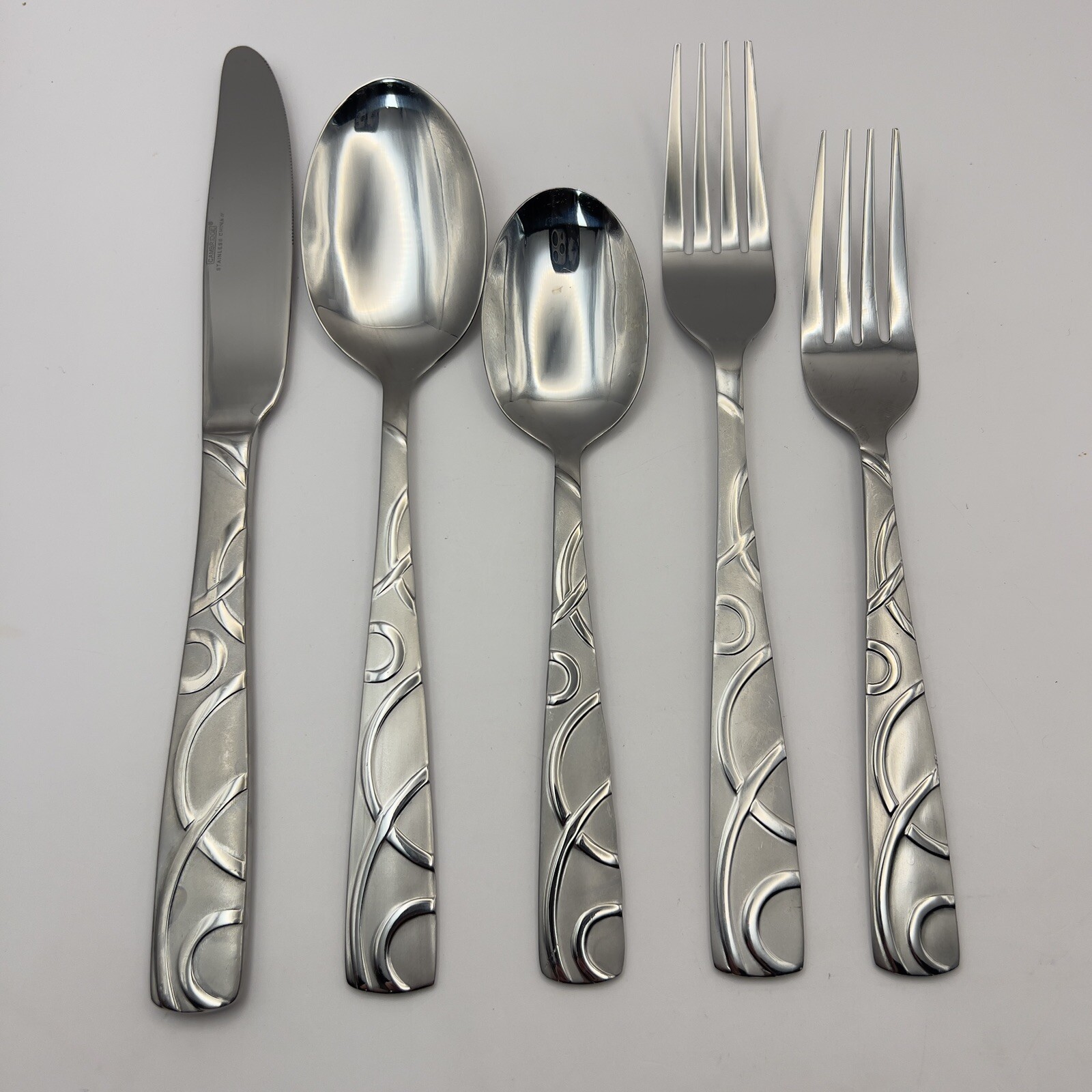 Cambridge Stainless Conquest Sand Curvy Lines Pattern Place Setting 5 Piece Set