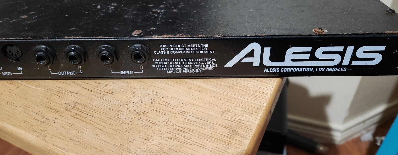 Alesis Midiverb 3 Multi-Effects Processor Midi-Verb III FX Reverb Delay Rack Uni
