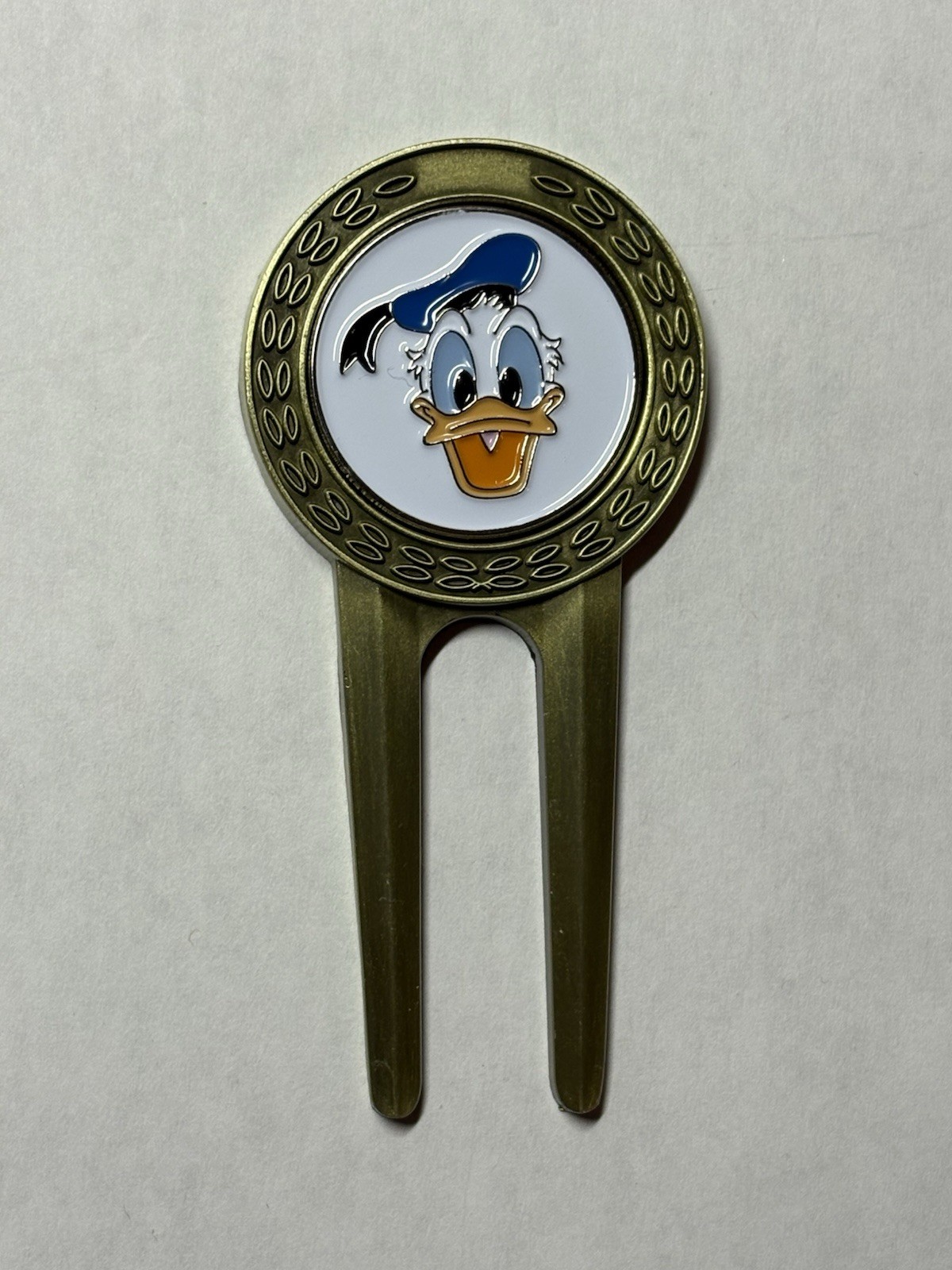 Rare Donald Duck Disney Divot Tool & 1" Magnetic Coin Golf Marker - A Beauty!